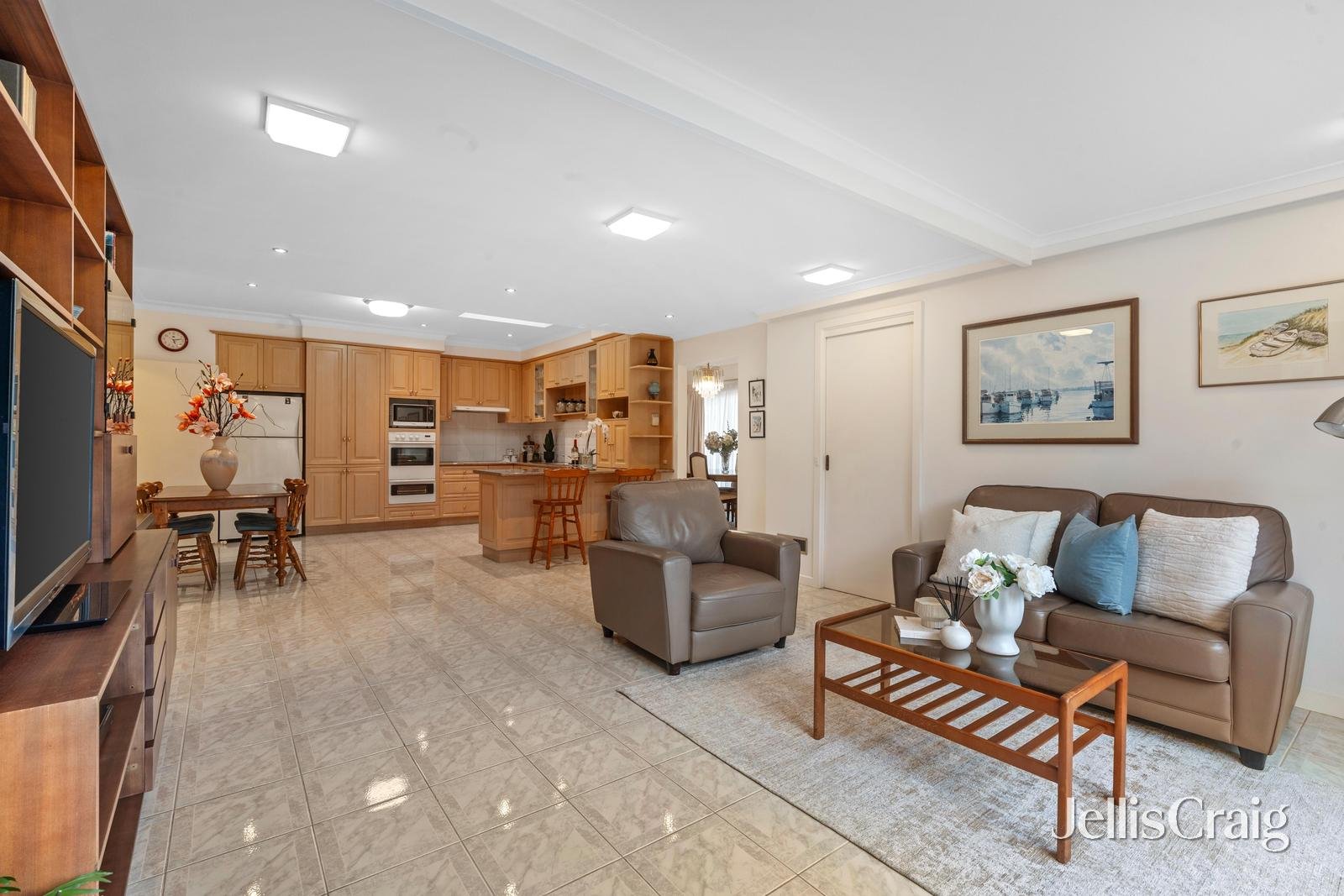 23 Jacqueline Road, Mount Waverley image 5
