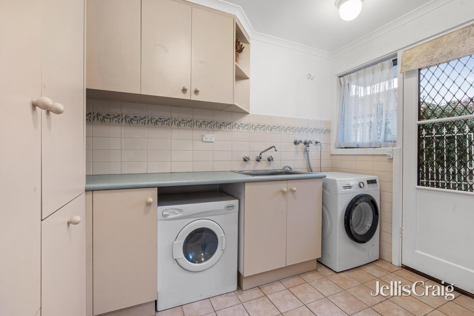 23 Jacqueline Road, Mount Waverley image 11