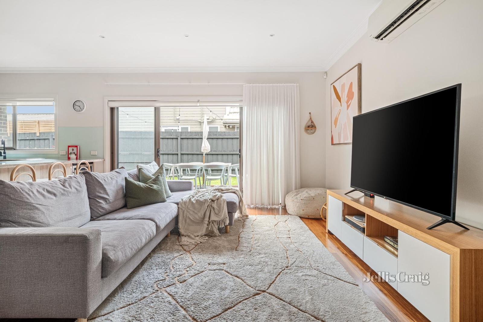 2/3 Johnstone Street, Seaford image 2