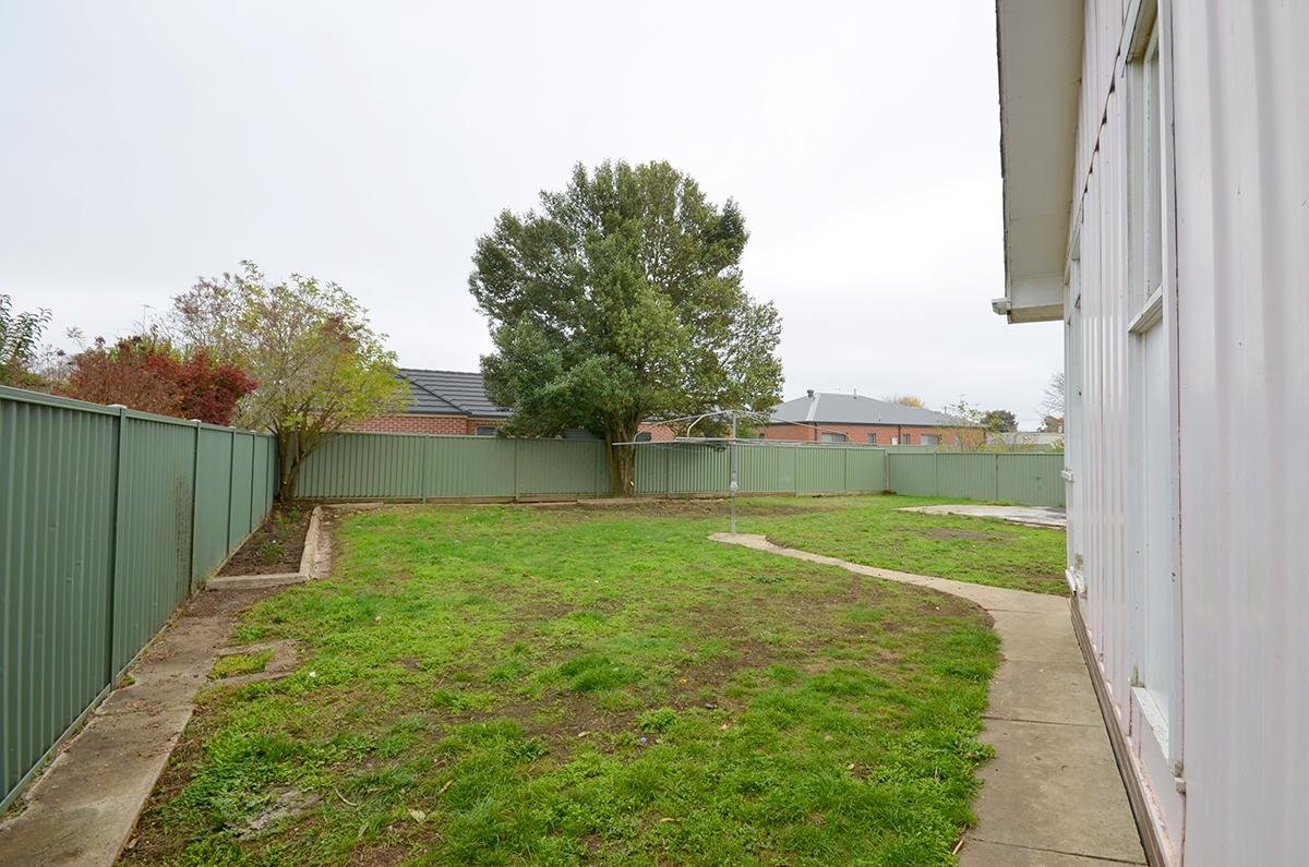 23 Lake Street, Wendouree image 18