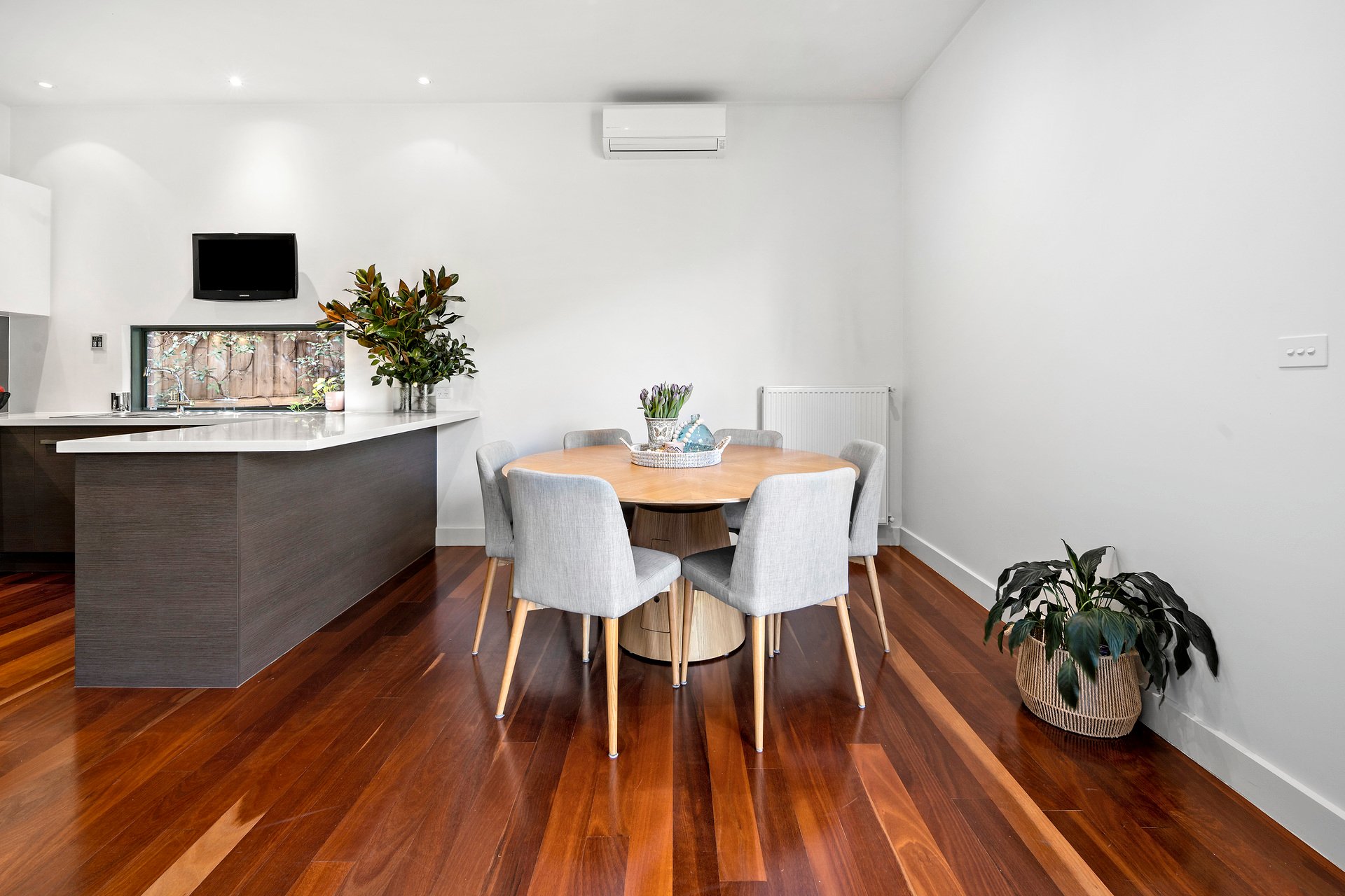 Property Gallery Thumbnail 6