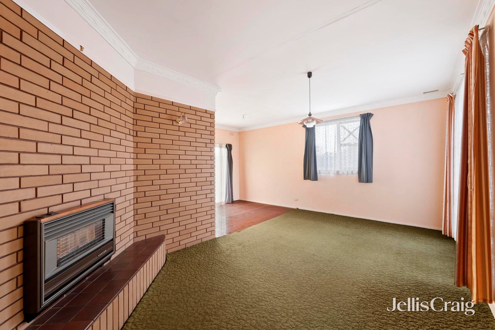 23 Lee Ann Crescent, Croydon image 4