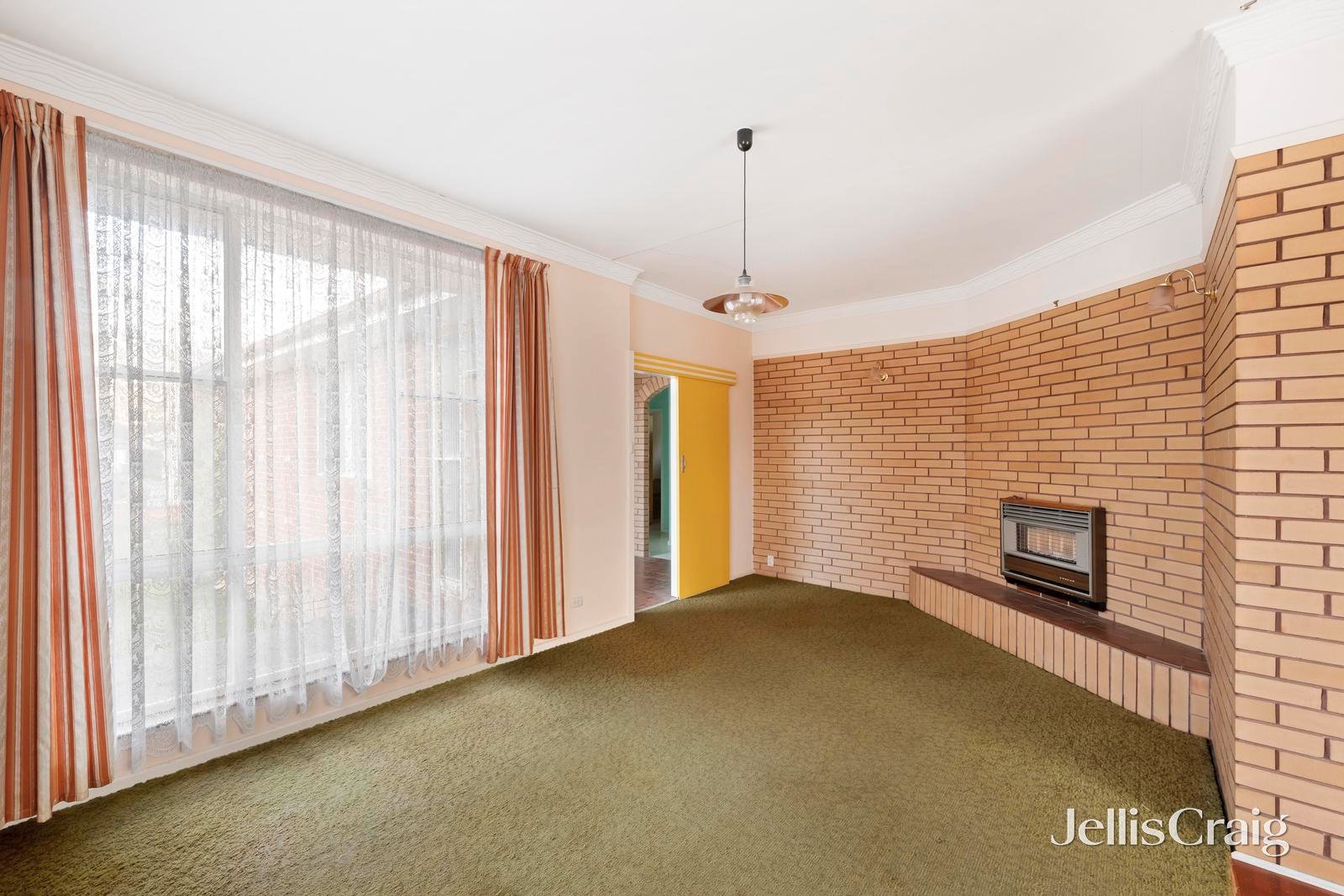 23 Lee Ann Crescent, Croydon image 5