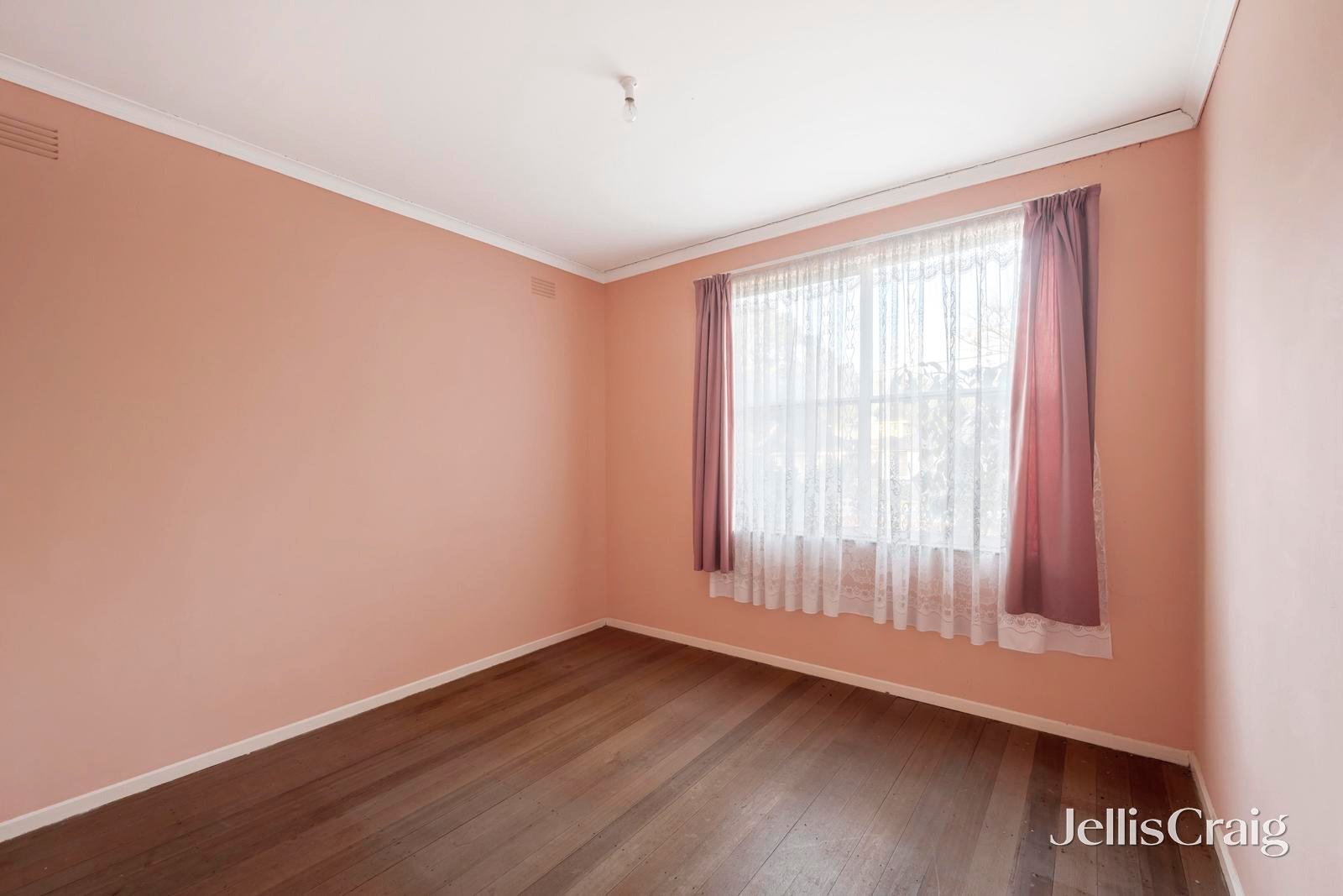 23 Lee Ann Crescent, Croydon image 7