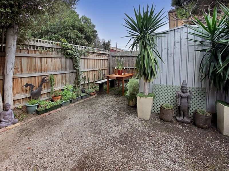 23 Leslie Street, St Kilda East image 7