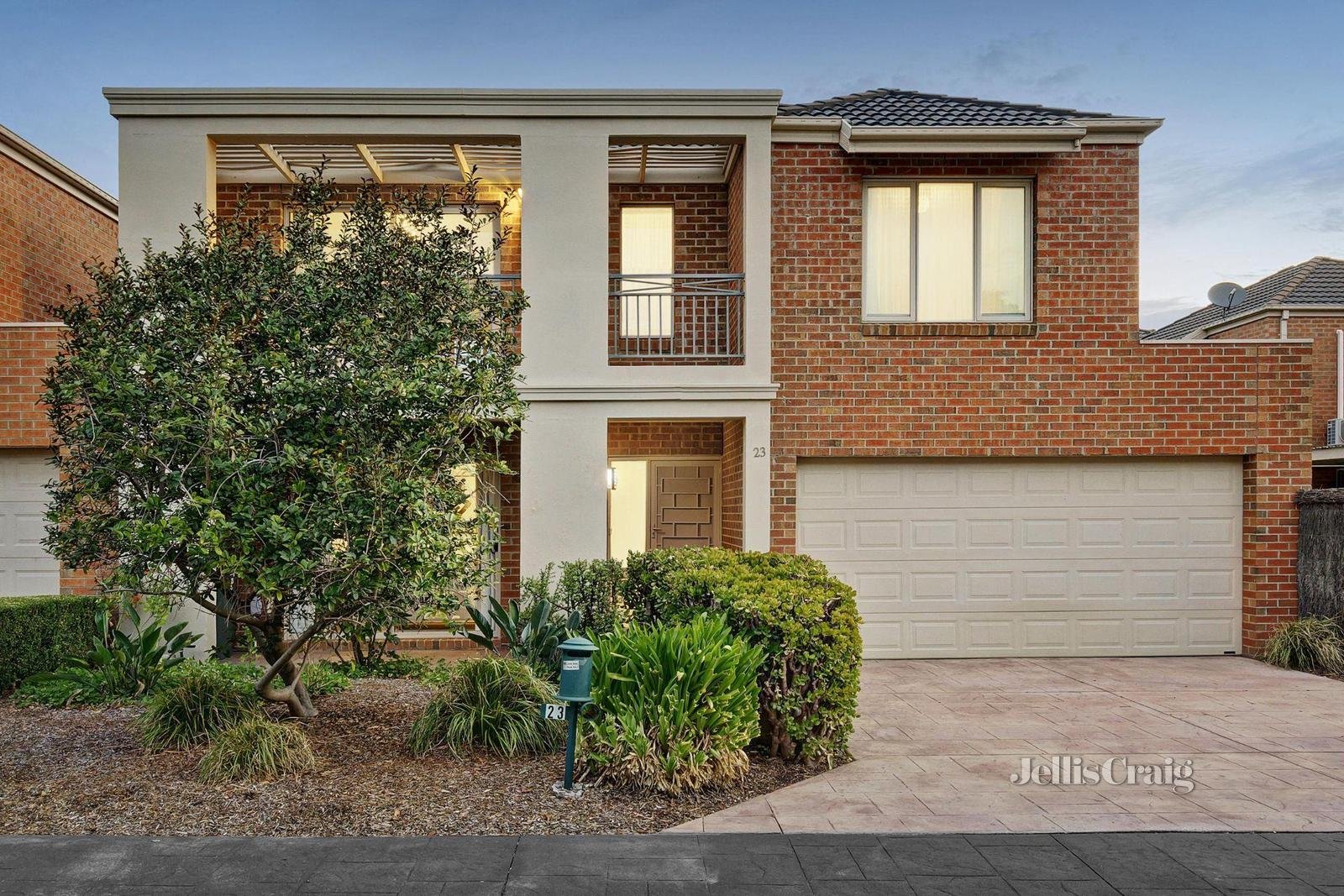 23 Madison Boulevard, Mitcham image 1