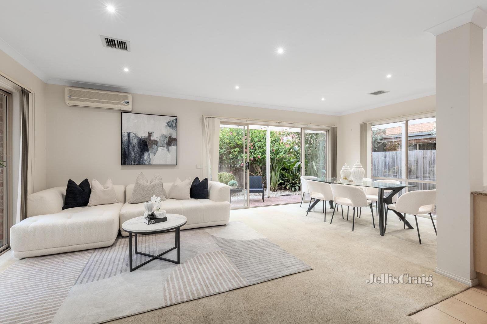 23 Madison Boulevard, Mitcham image 3