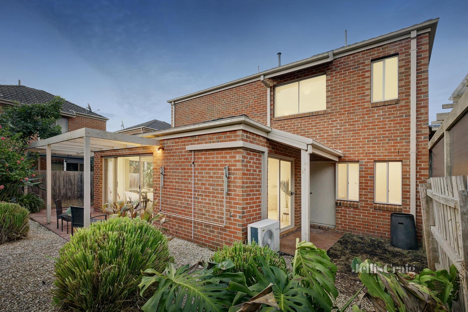 23 Madison Boulevard, Mitcham image 12