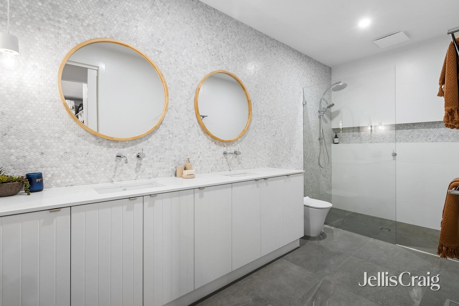 2/3 Madonna Court, Vermont image 8