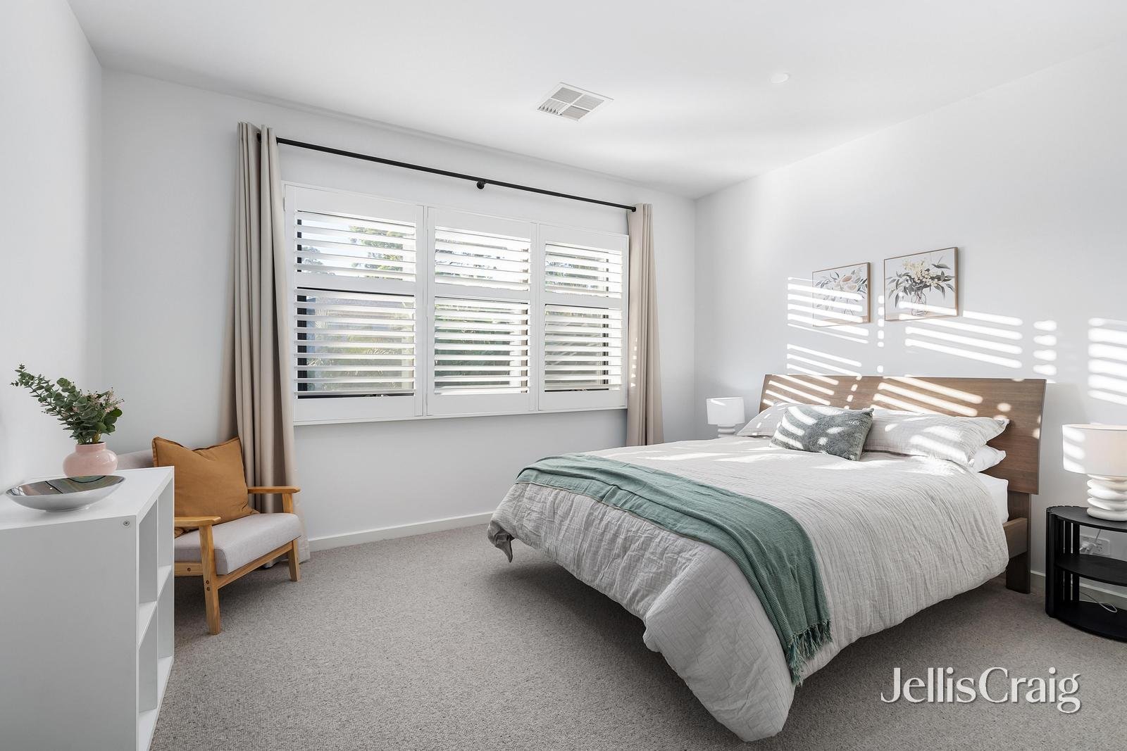 2/3 Madonna Court, Vermont image 9