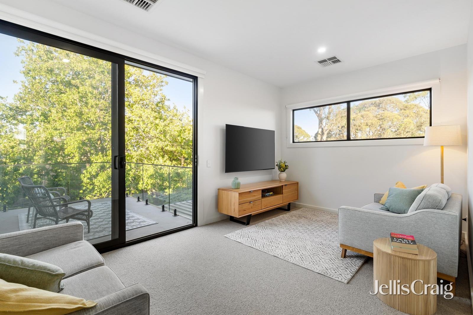 2/3 Madonna Court, Vermont image 11