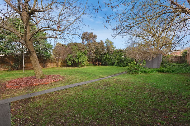 23 Malcolm Court, Mount Waverley image 3