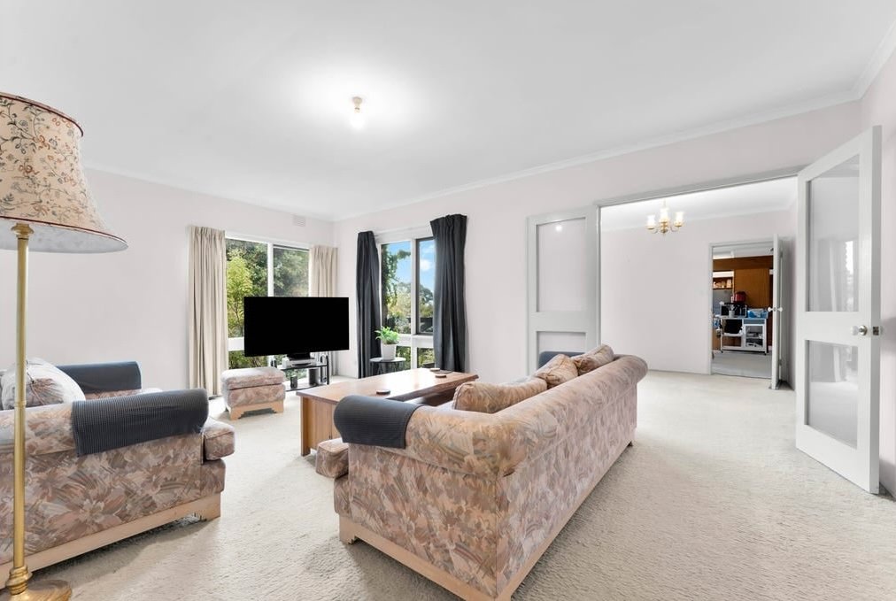 23 Mannering Drive, Glen&nbsp;Waverley image 2