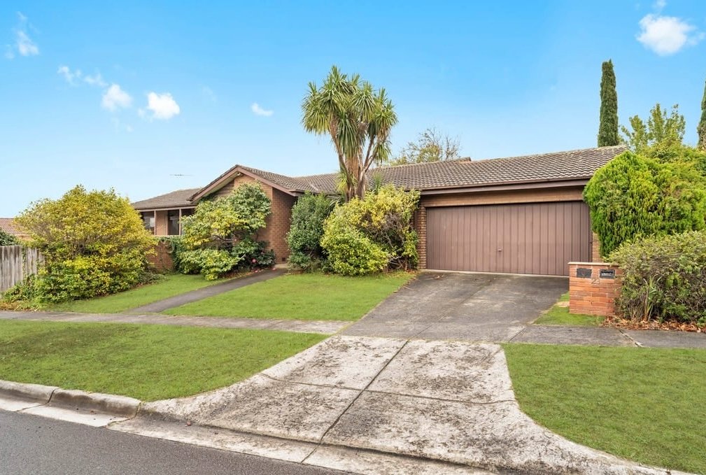 23 Mannering Drive, Glen&nbsp;Waverley image 1