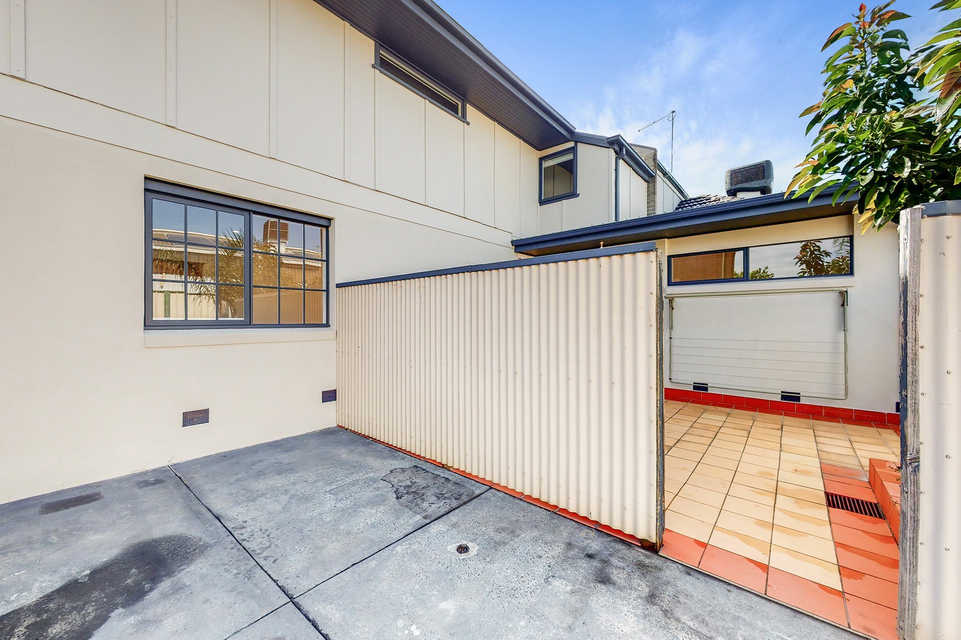2/3 McArthur Street, Bentleigh image 9