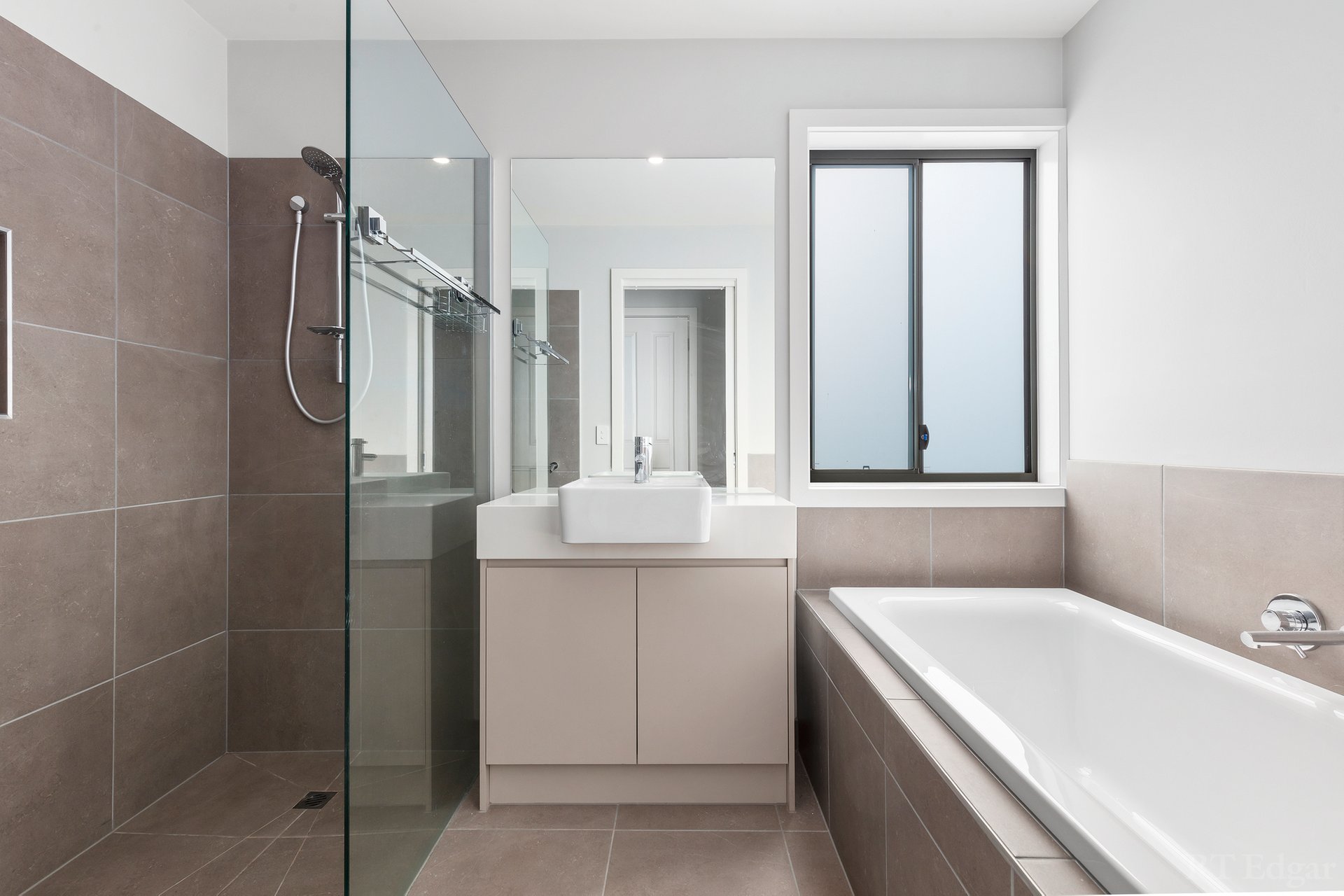 Property Gallery Thumbnail 12