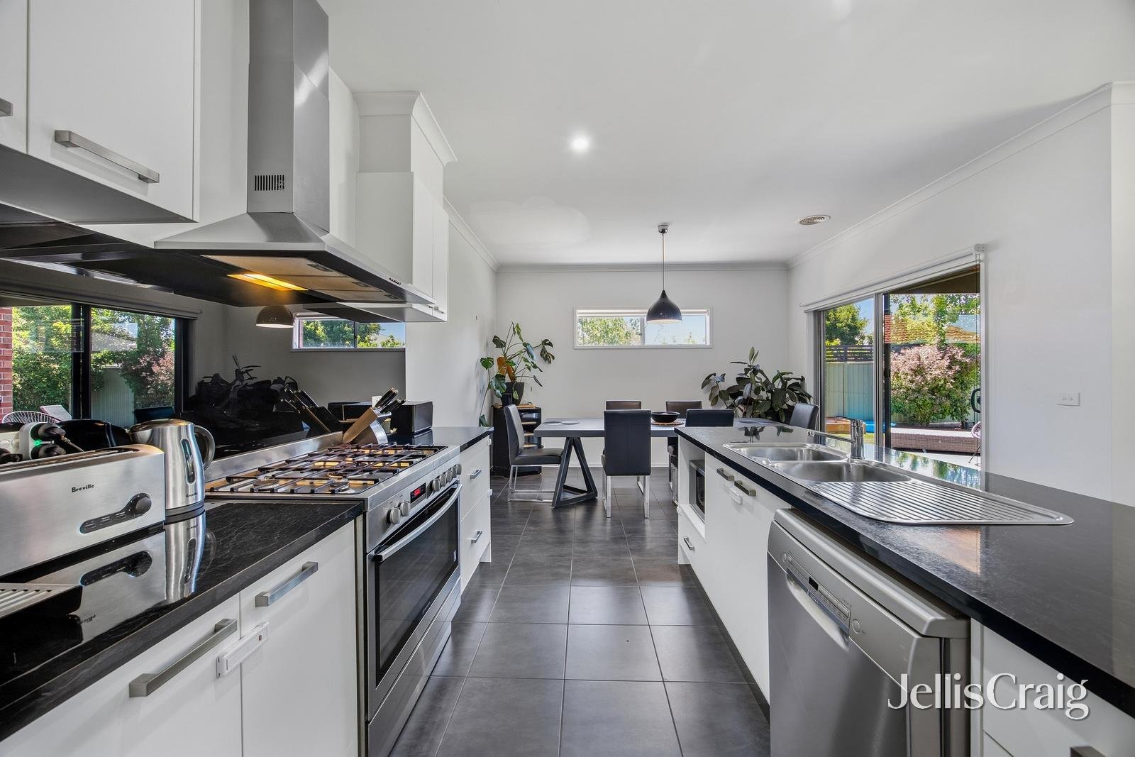 23 Mckellar Drive, Miners&nbsp;Rest image 5