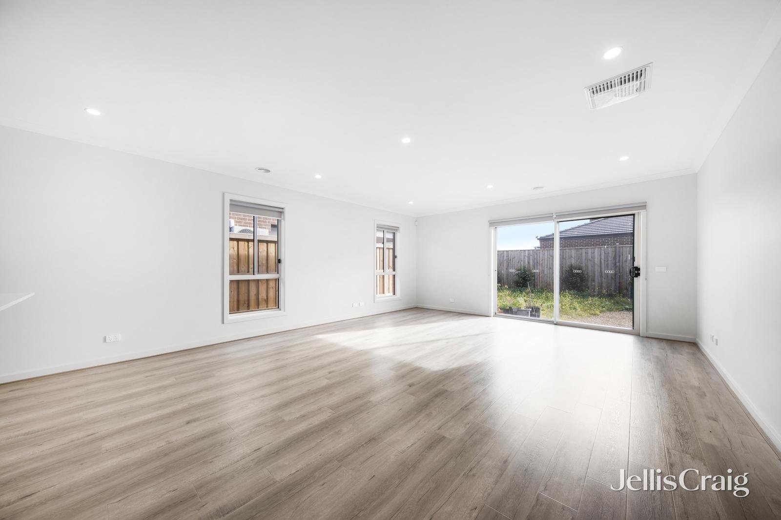 23 Melaan Way, Clyde North image 8