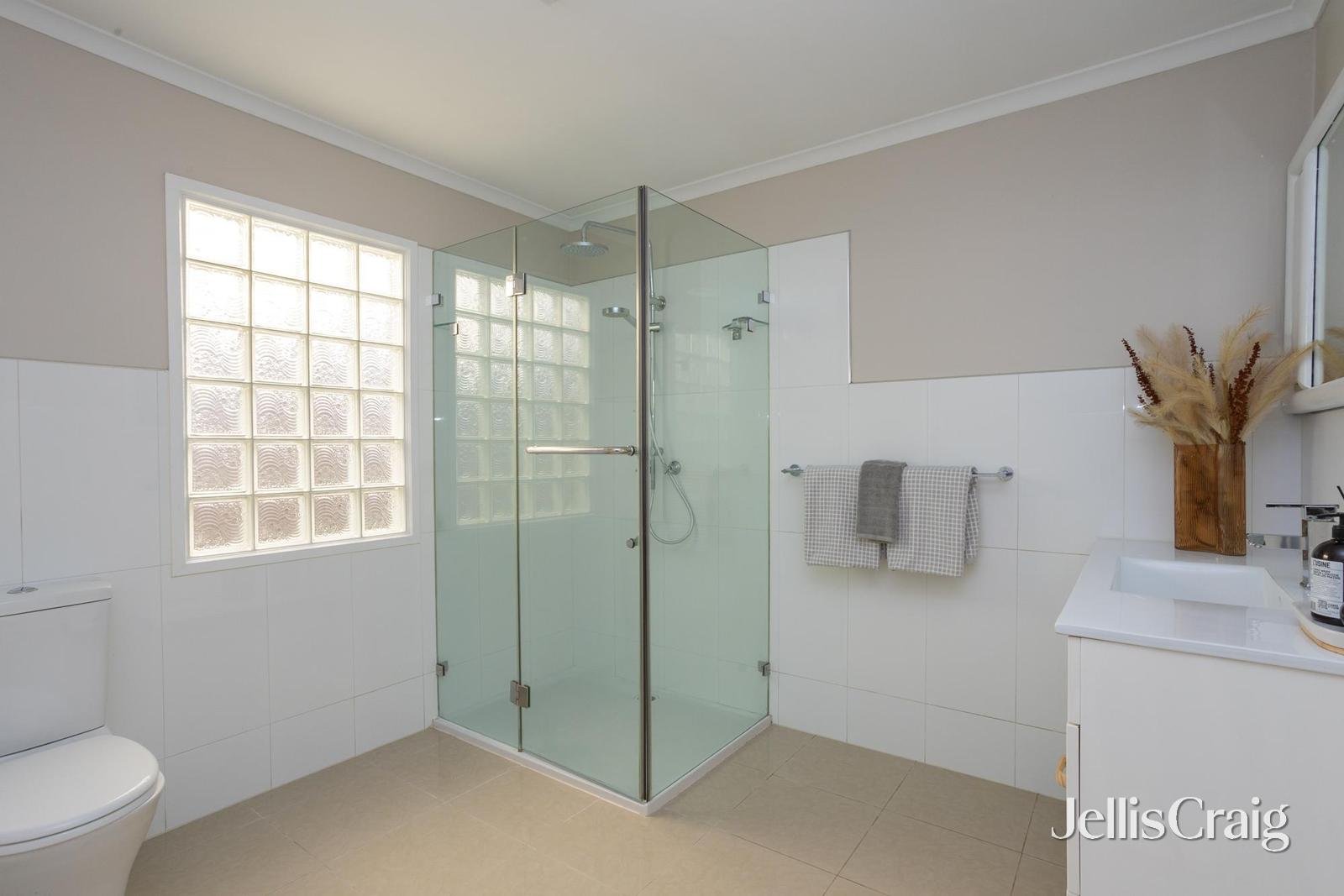 23 Mitchell Street, St Kilda image 8