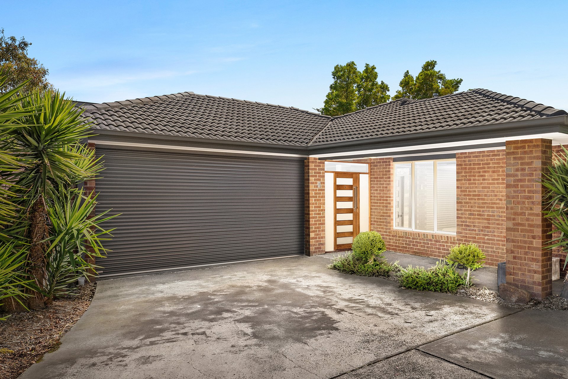 2/3 Monaro Court, Mooroolbark image 1