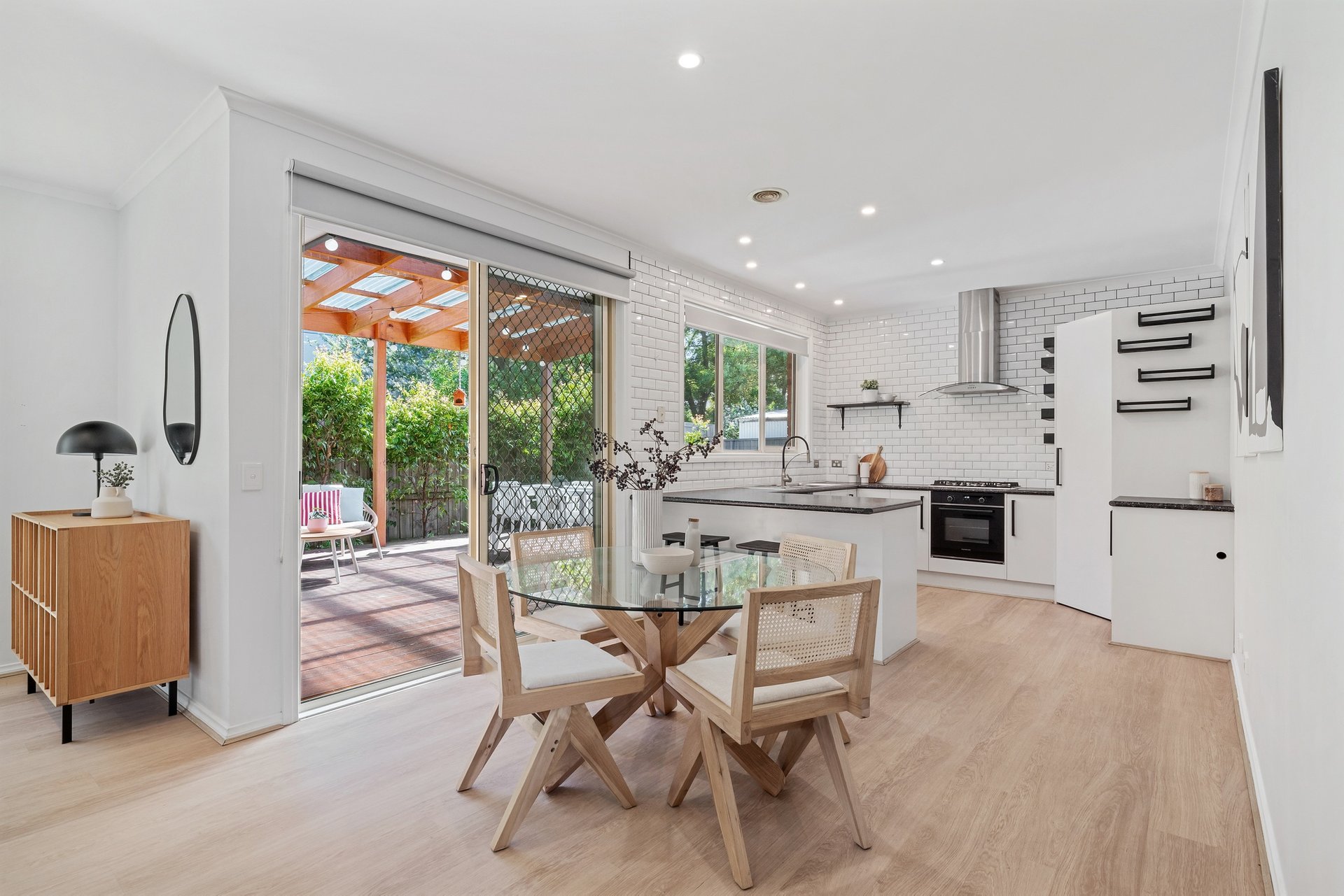 2/3 Monaro Court, Mooroolbark image 3