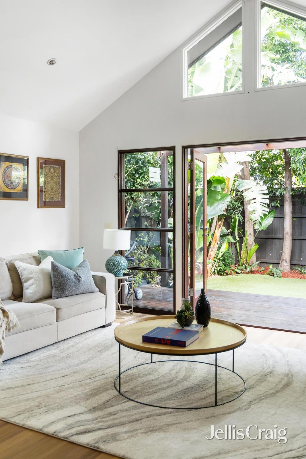 23 Moore Street, Elwood image 13