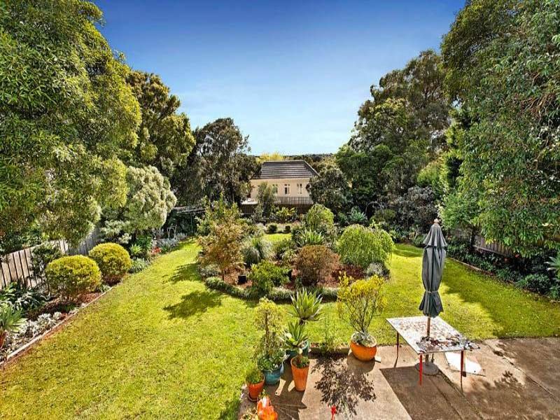 23 Munro Street, Kew East image 8