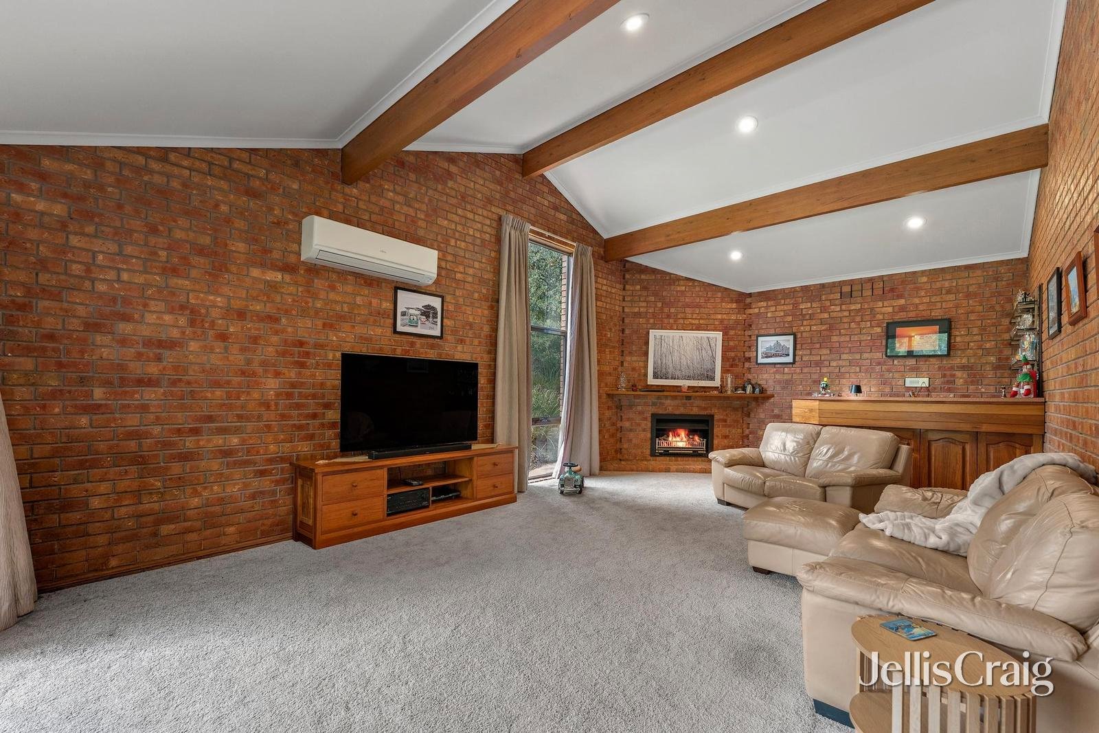 23 Murndal Drive, Donvale image 5