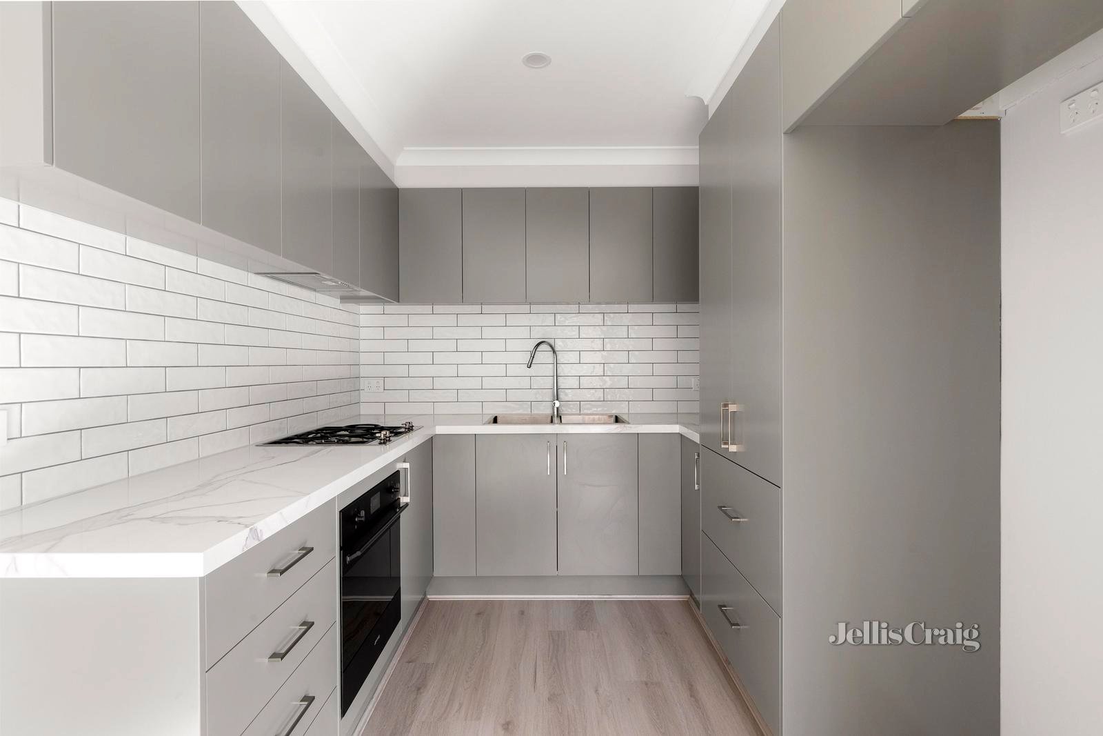 2/3 Newton Street, Thomastown image 4