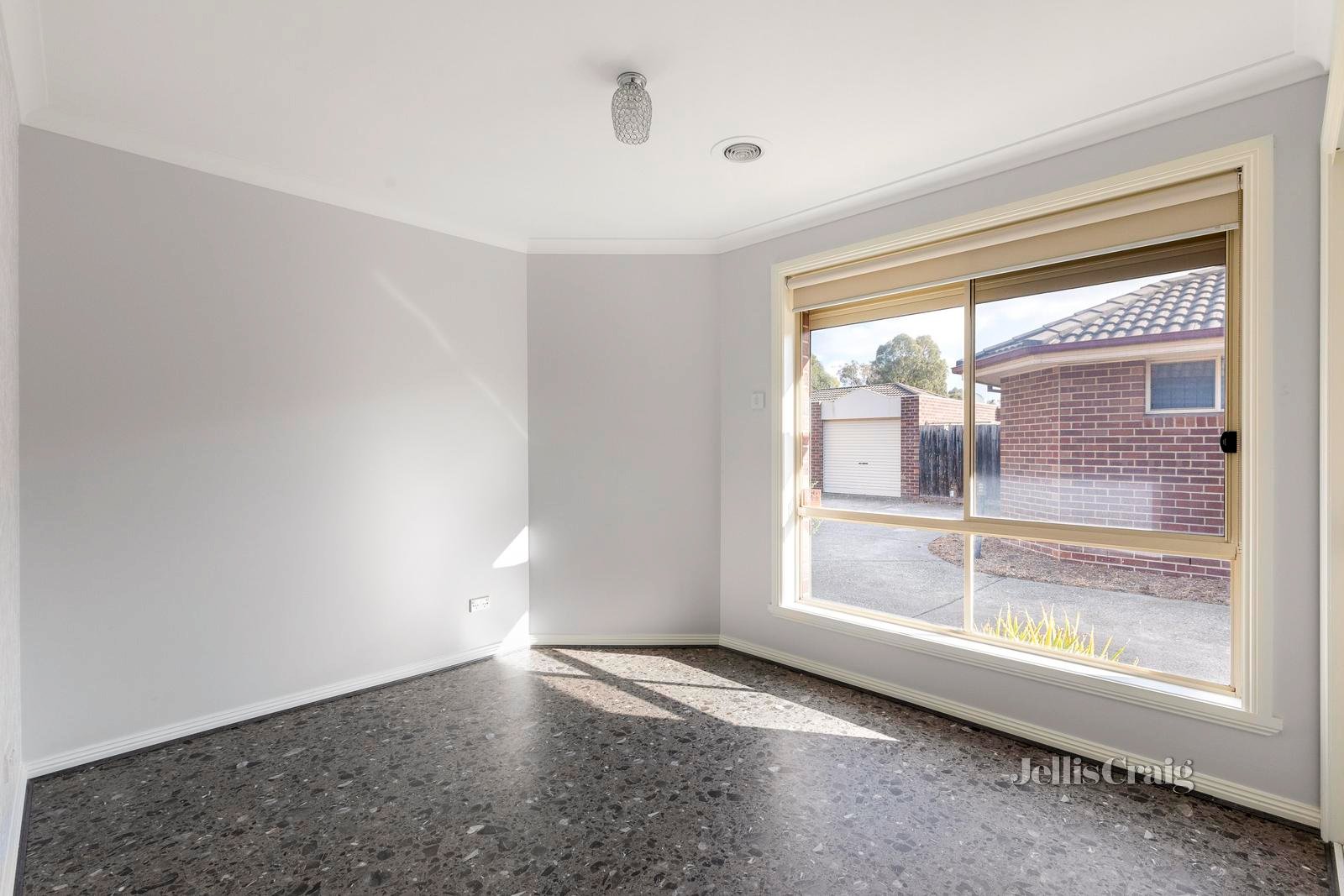 2/3 Newton Street, Thomastown image 6