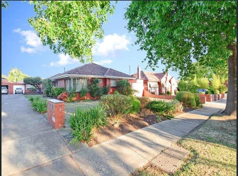 2/3 Nicholson Street, Balwyn North image 1