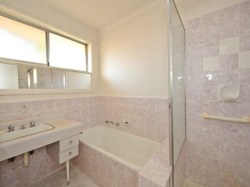 2/3 Nicholson Street, Balwyn North image 3