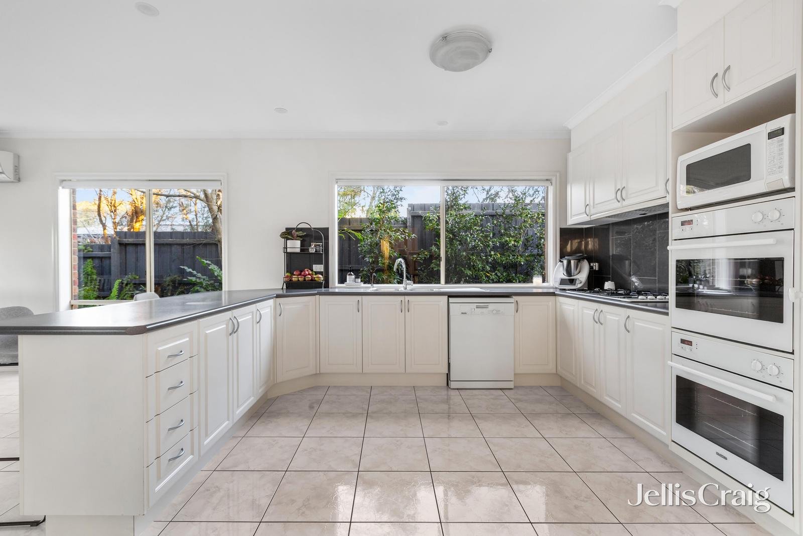 23 Nicole Crescent, Diamond Creek image 5