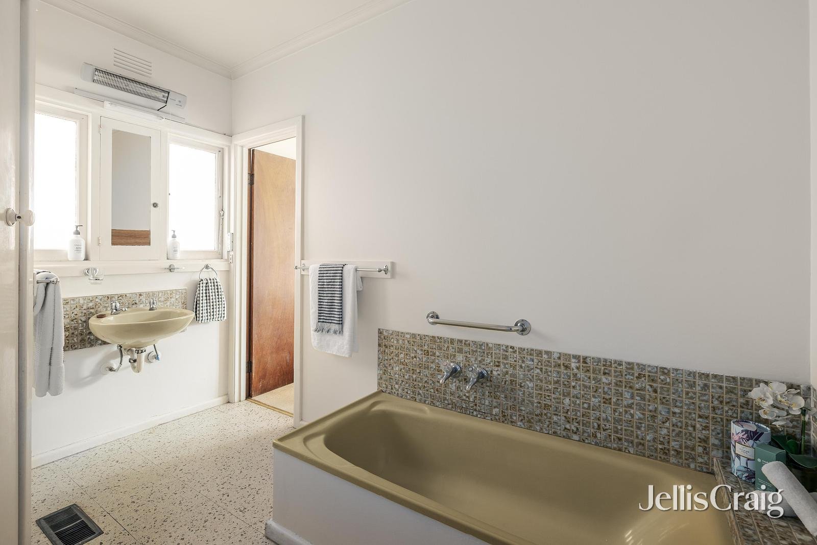 23 Normanby Road, Bentleigh East image 11