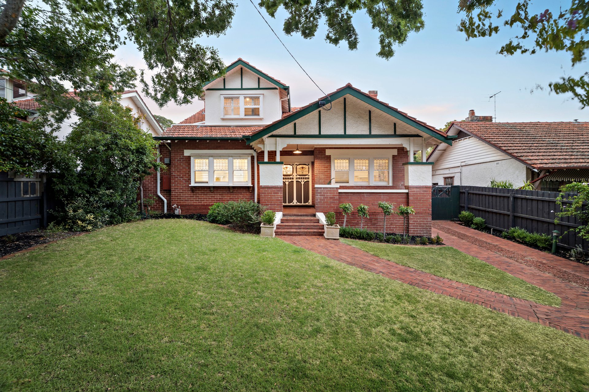 23 Oak Grove