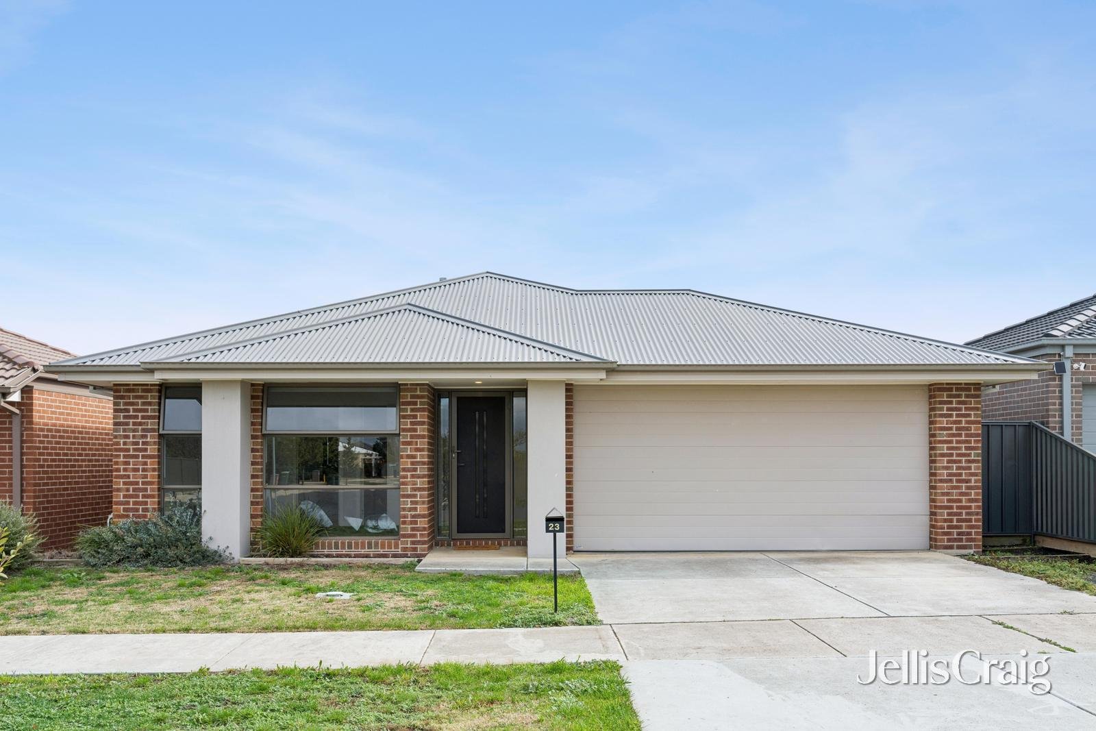23 O'Callaghan Parade, Lucas image 1