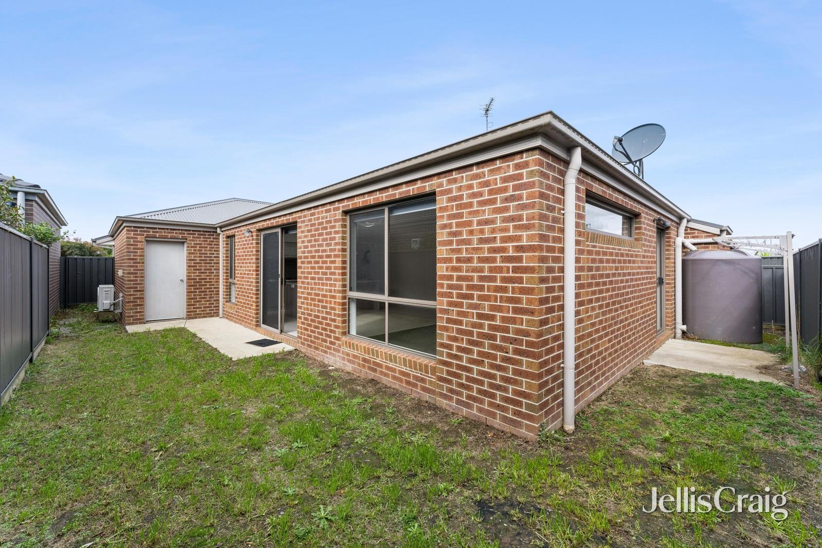 23 O'Callaghan Parade, Lucas image 11