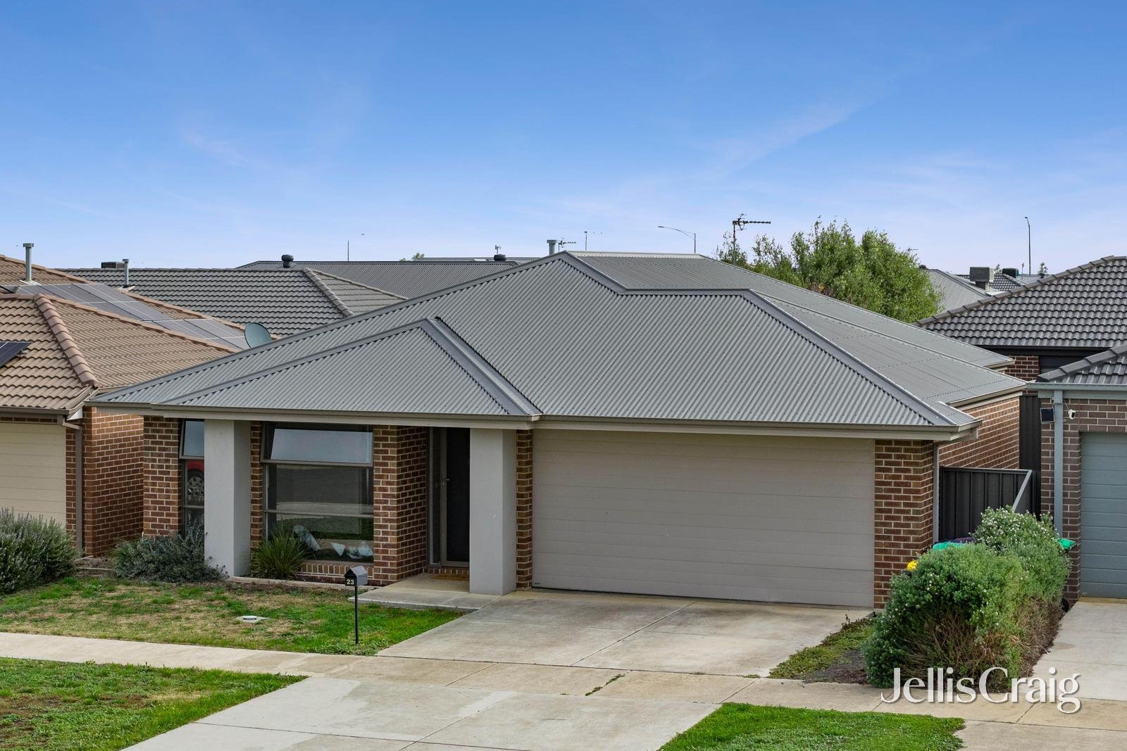 23 O'Callaghan Parade, Lucas image 18