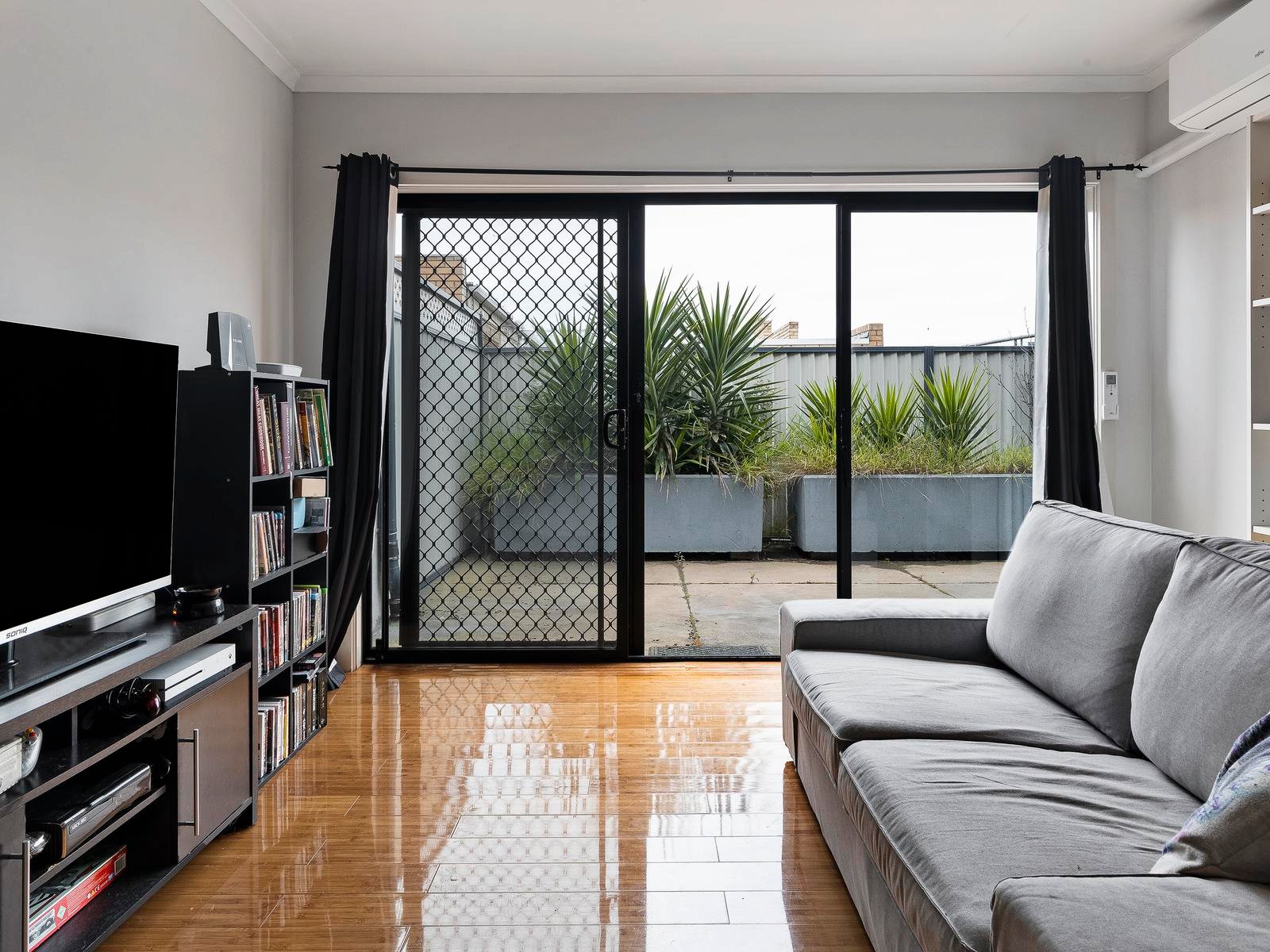 2/3 Orr Street, Heidelberg Heights image 2