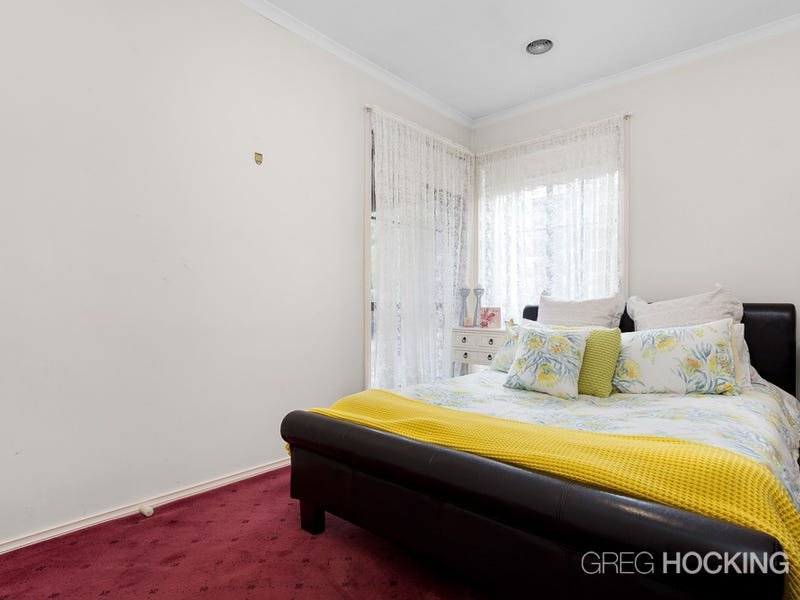 2/3 Park Crescent, Williamstown image 5