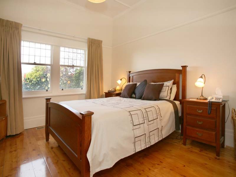 23 Parkside Ave, Box Hill image 6