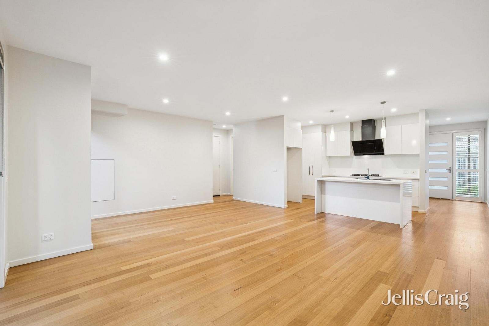 2/3 Parrs Road, Croydon image 4