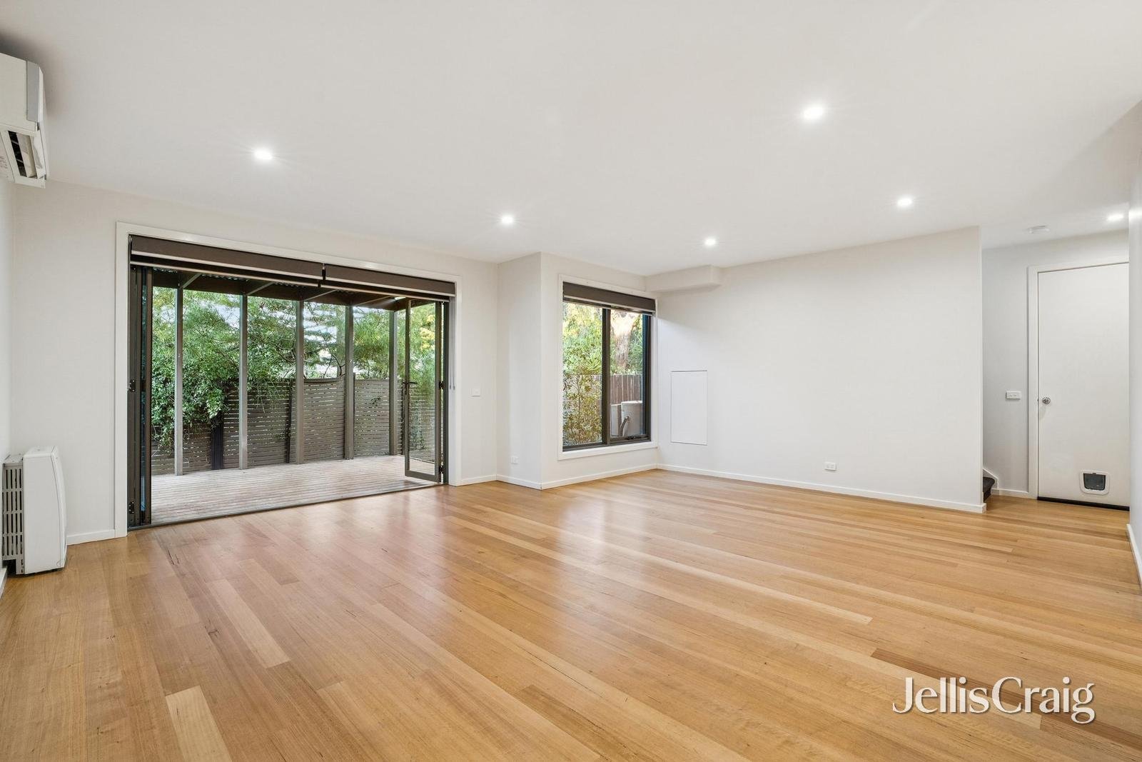 2/3 Parrs Road, Croydon image 5