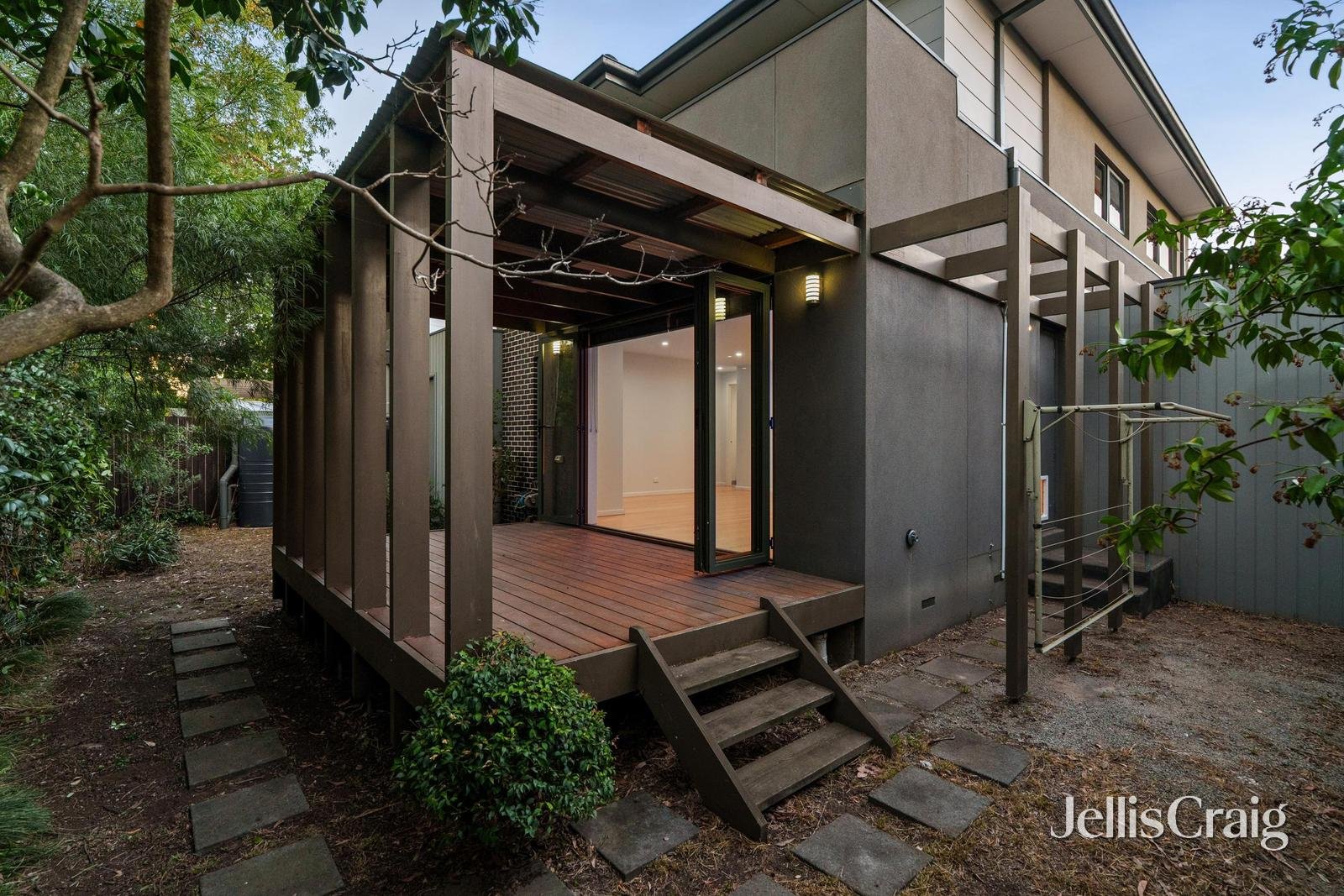 2/3 Parrs Road, Croydon image 12