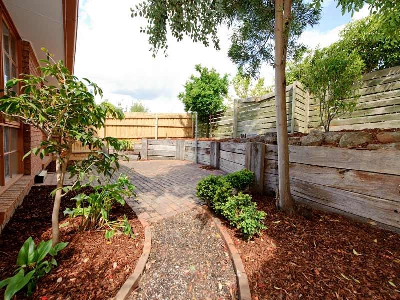 2/3 Peace Street, Box Hill South image 4