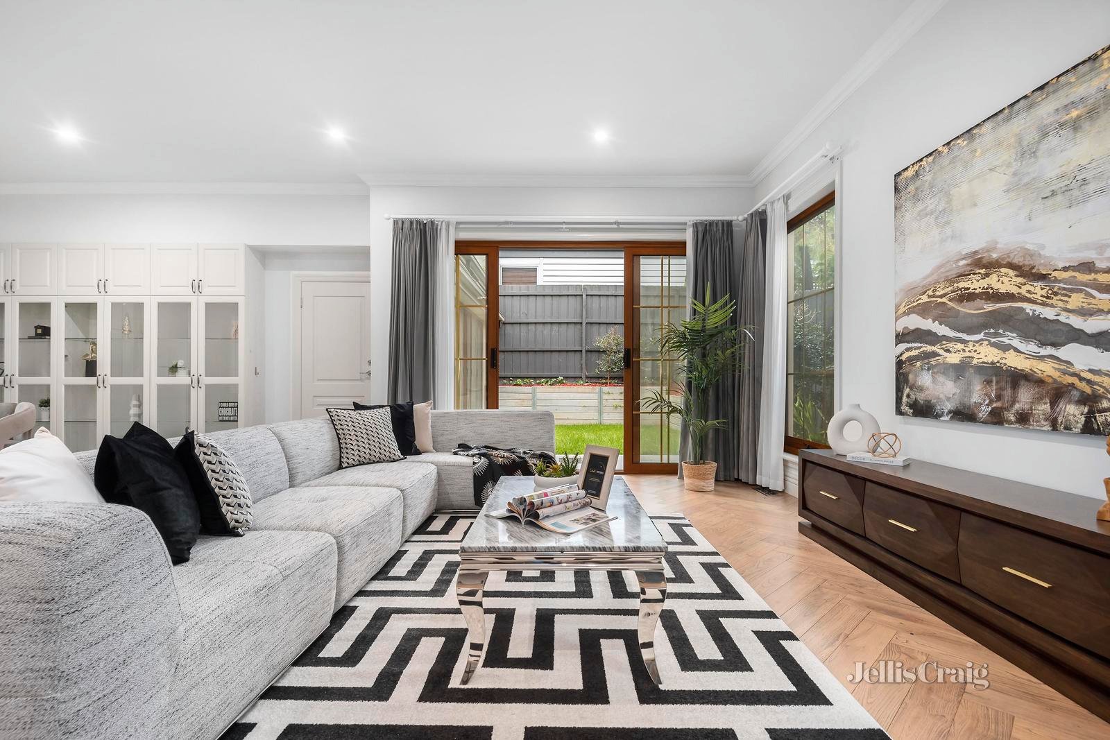 23 Pembroke Street, Surrey Hills image 6