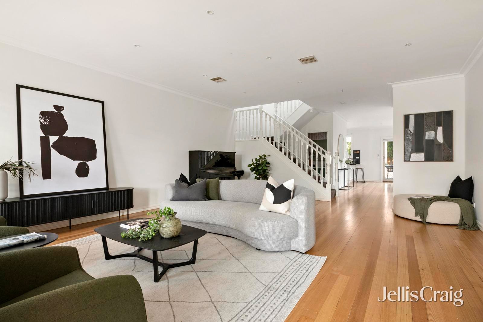23 Queen Street, Essendon image 2