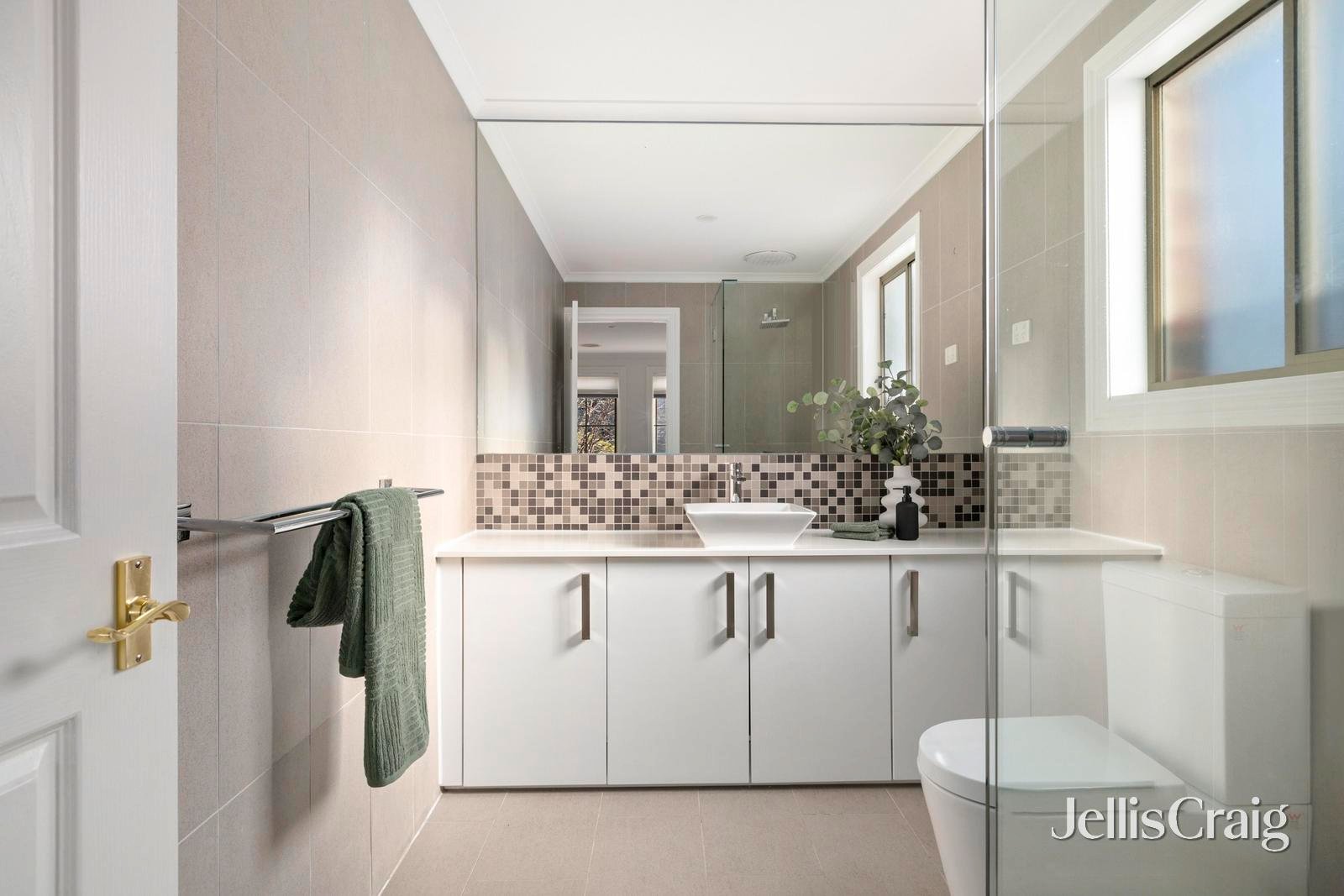 23 Queen Street, Essendon image 6