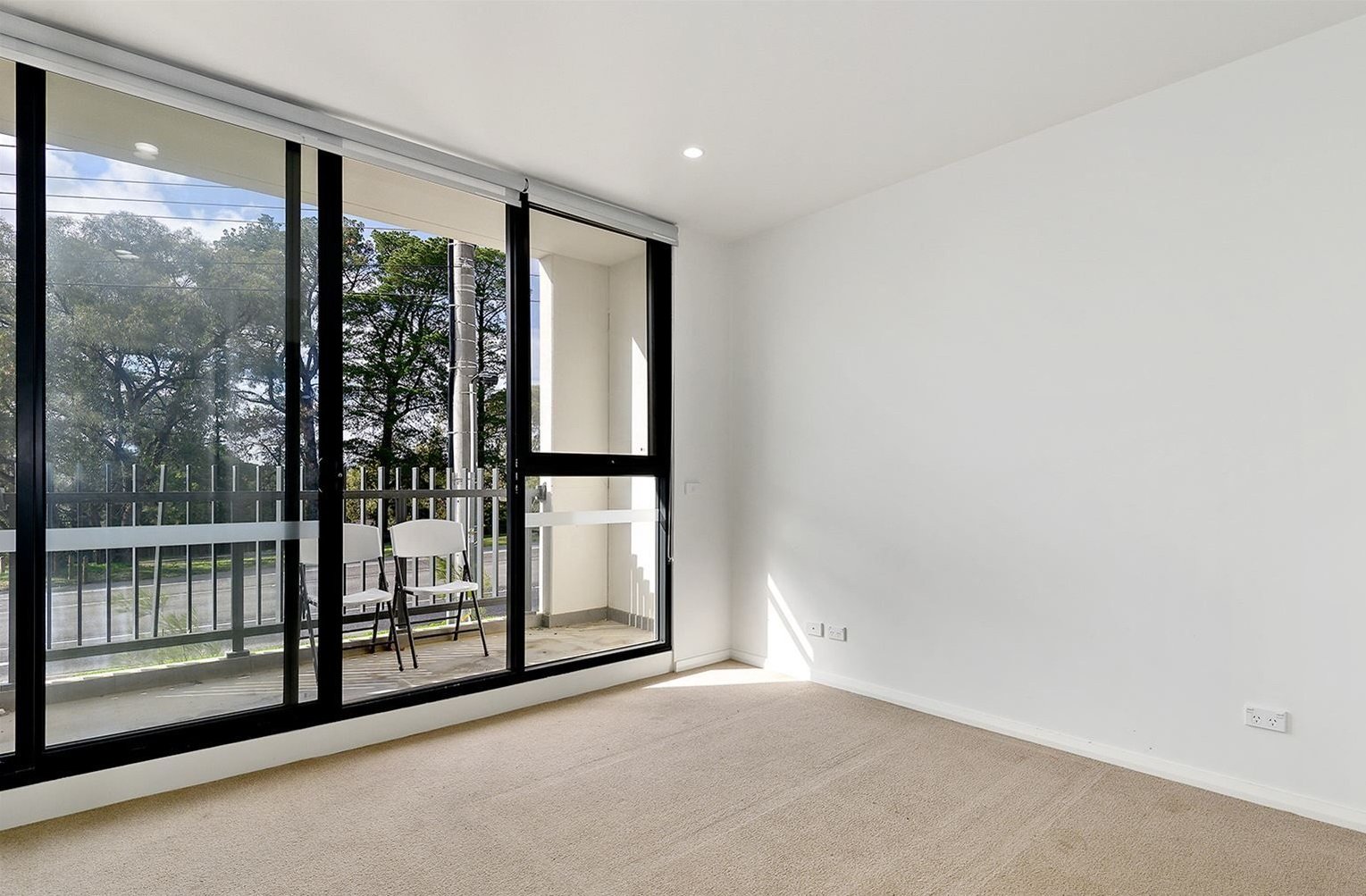 2/3 Red Hill Terrace, Doncaster East image 10