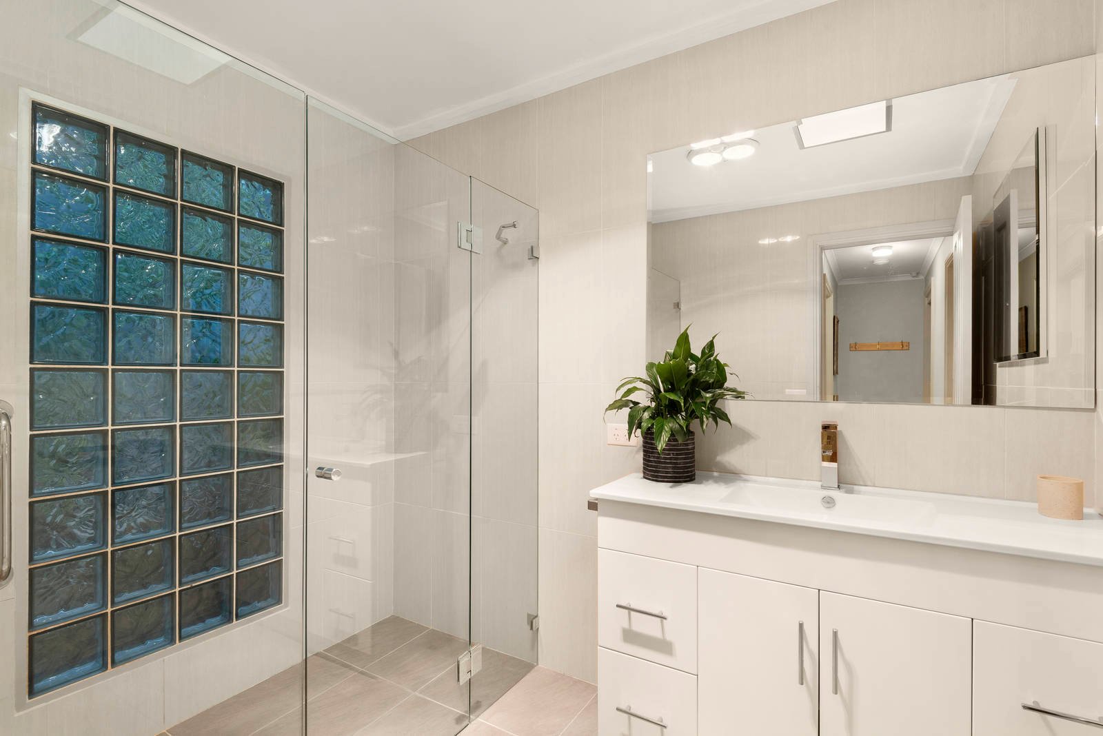 Property Gallery Thumbnail 7